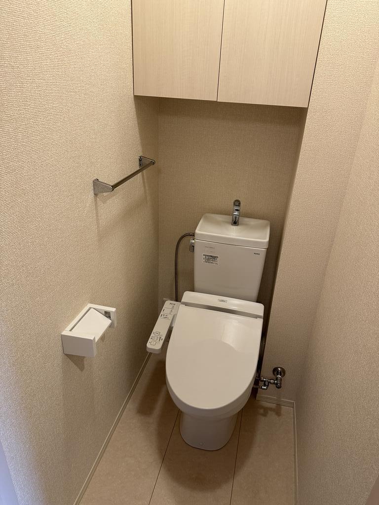 トイレ　※写真は201号室のものです