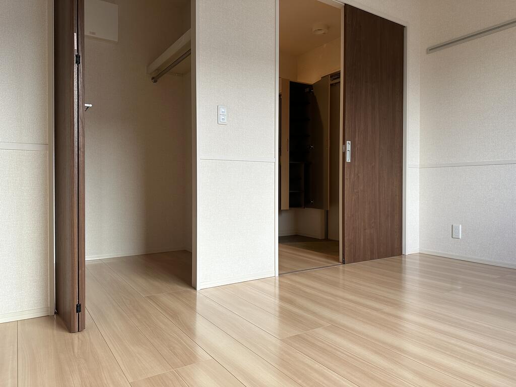 収納　※写真は201号室のものです