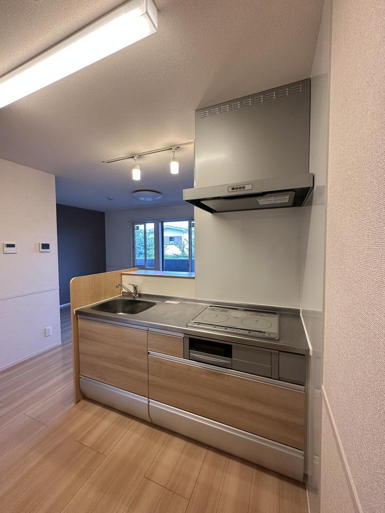 キッチン　※写真は201号室のものです