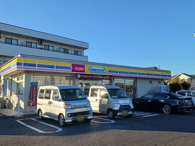 コンビニ　ミニストップ　新水戸駅前通り店（コンビニ）まで550m