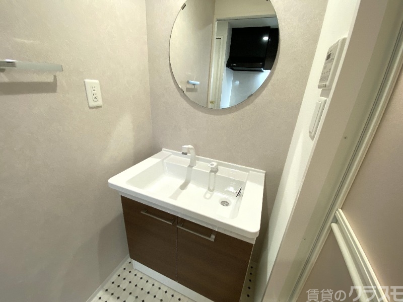 洗面設備　独立洗面台で朝の身だしなみもバッチリ♪