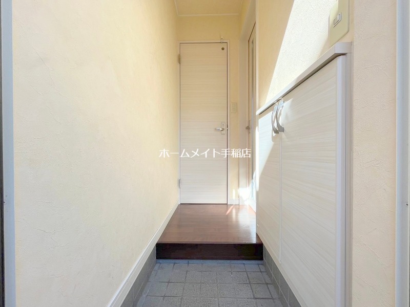 玄関　玄関スペース、シューズボックス付きです♪