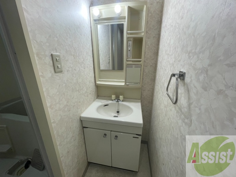 洗面設備　洗面台は独立していて使いやすそうですね。