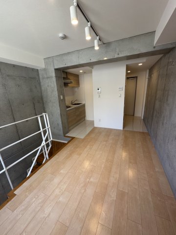 居室・リビング　こちらのリビングで趣味の時間をお楽しみください