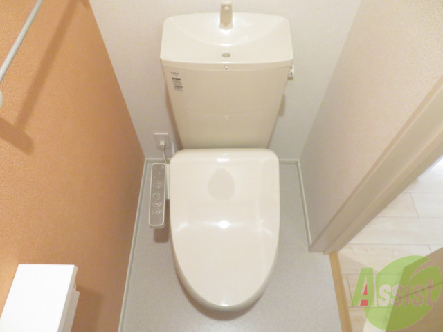 トイレ　こちらはトイレです。清潔感があり、安心して使用できます。
