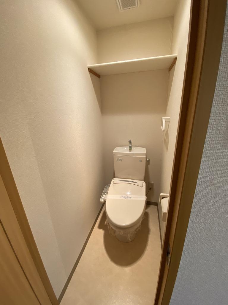 トイレ　ウォシュレット付き