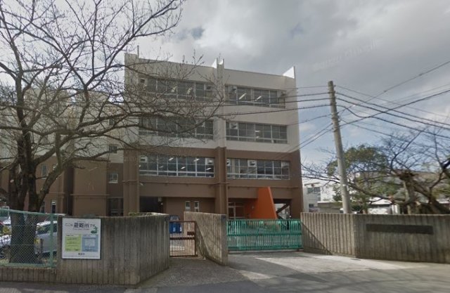 小学校　箕面市立萱野東小学校（小学校）まで1753m
