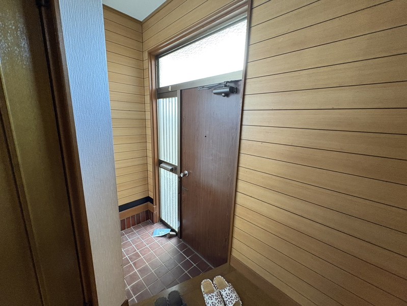 田寺4丁目戸建の玄関写真