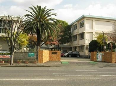 中学校　沖田中学校（中学校）まで720m