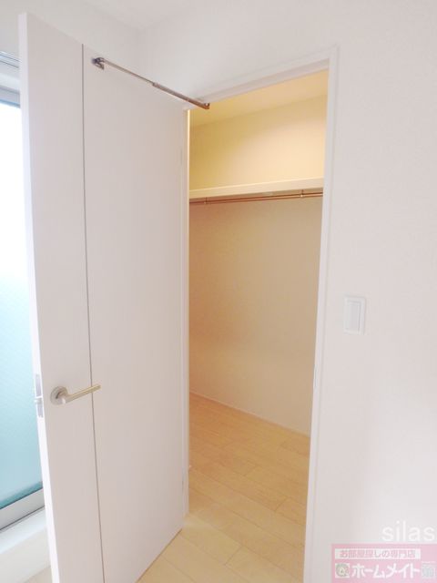 収納　同メーカー施工例（参考写真）