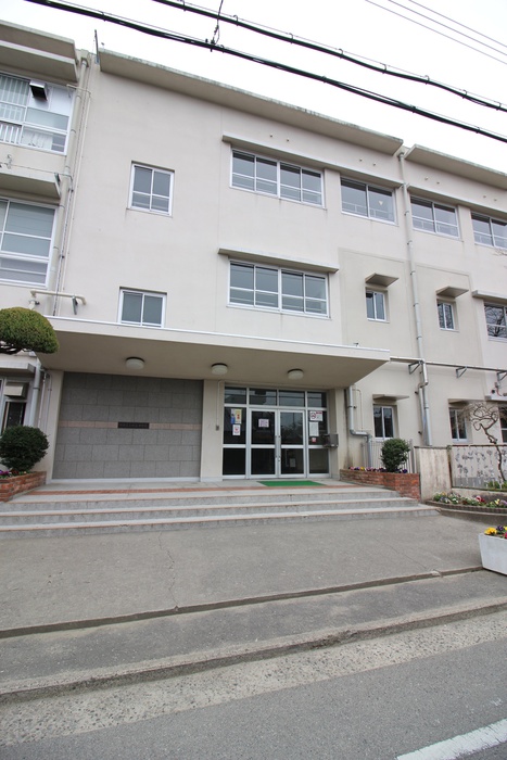 中学校　堺市立三国ヶ丘中学校（中学校）まで500m