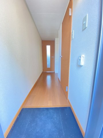 レオパレスzuccaの玄関写真