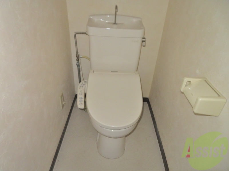 トイレ　こちらはトイレです。清潔感があり、安心して使用できます。