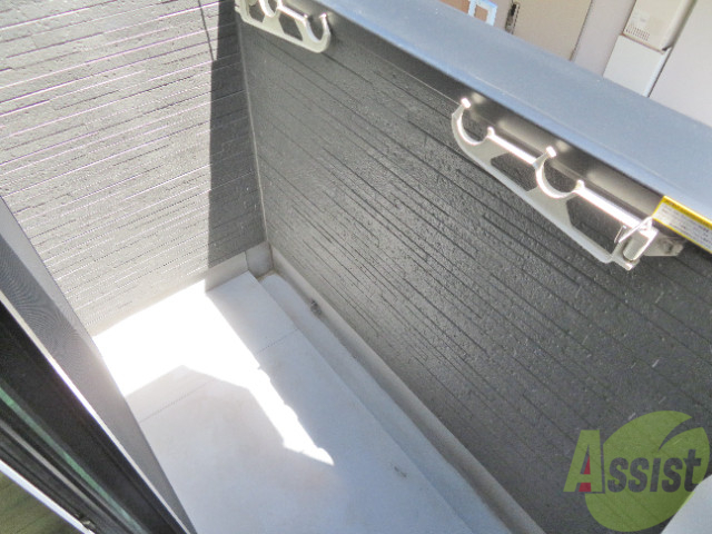 バルコニー　晴れた日にはお洗濯物を干したいバルコニーが。