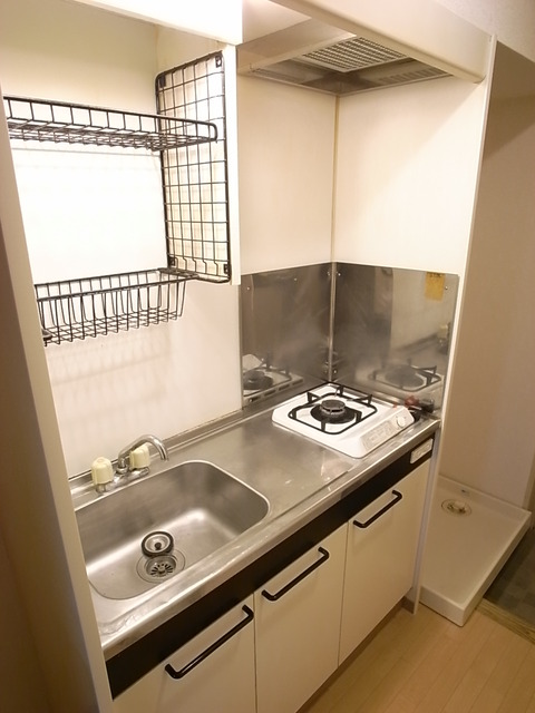 キッチン　一口コンロ付きキッチン※同タイプの208号室の写真です