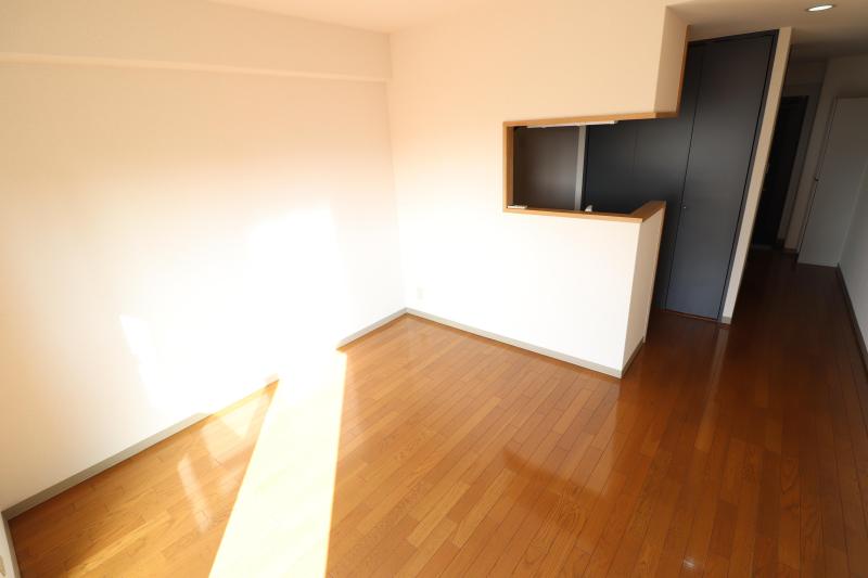 その他部屋・スペース　バルコニーから見た居室