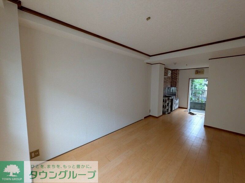 玄関　リビング/居室