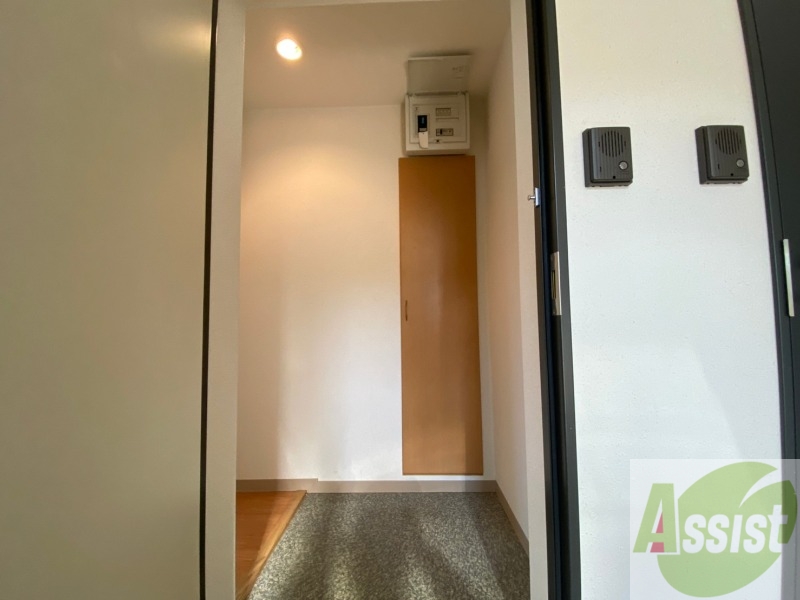 玄関　玄関の様子です。明るい印象ですね。気分もあがりそう。