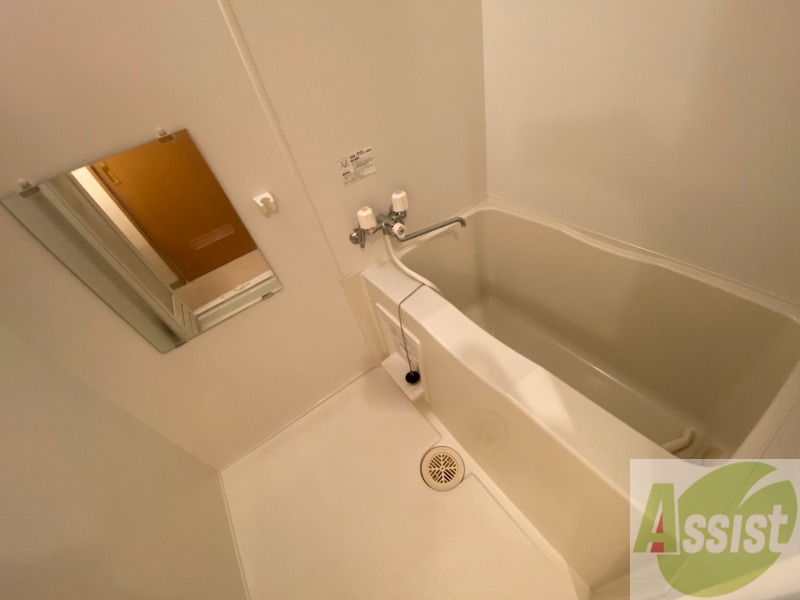 バス・シャワールーム　ユニットバスです。疲れを癒すのに欠かせませんね！