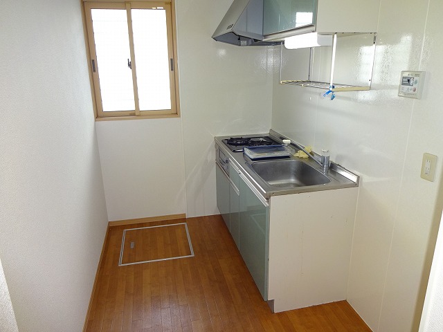 キッチン　※別号室の同間取の参考写真です