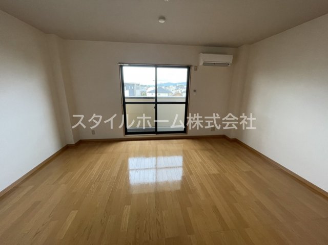 居室・リビング　別部屋写真です。