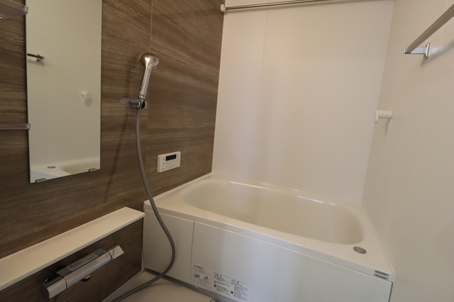 バス・シャワールーム　浴室