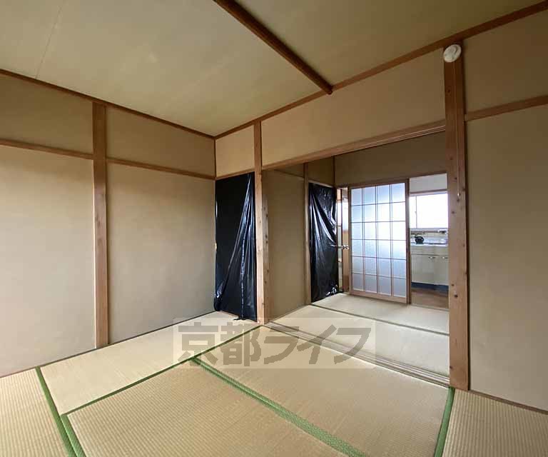 居室・リビング　落ち着いた雰囲気のお部屋です