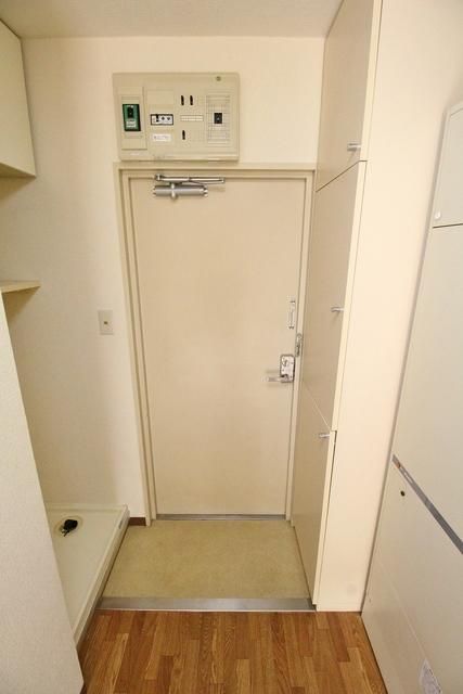 玄関　★シューズボックス付き玄関スペース★