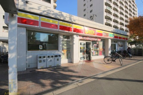 コンビニ　デイリーヤマザキ 森之宮2丁目店（コンビニ）まで395m