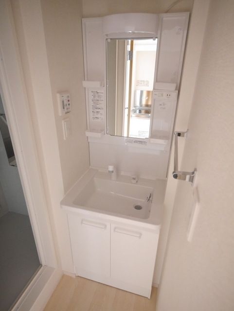 洗面設備　★嬉しい独立洗面台付きです★