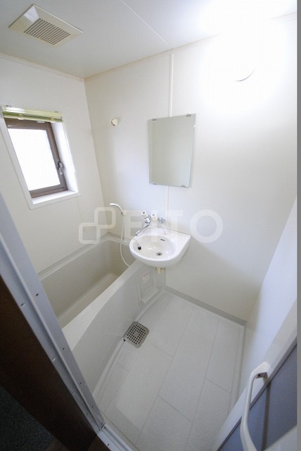 バス・シャワールーム　写真は２０５号室