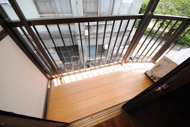 バルコニー　写真は２０５号室