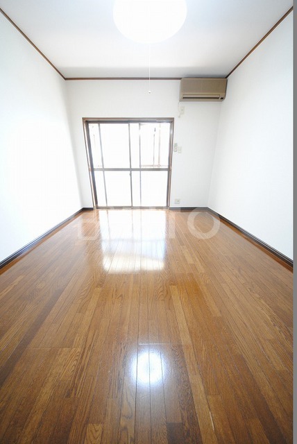 居室・リビング　写真は２０５号室