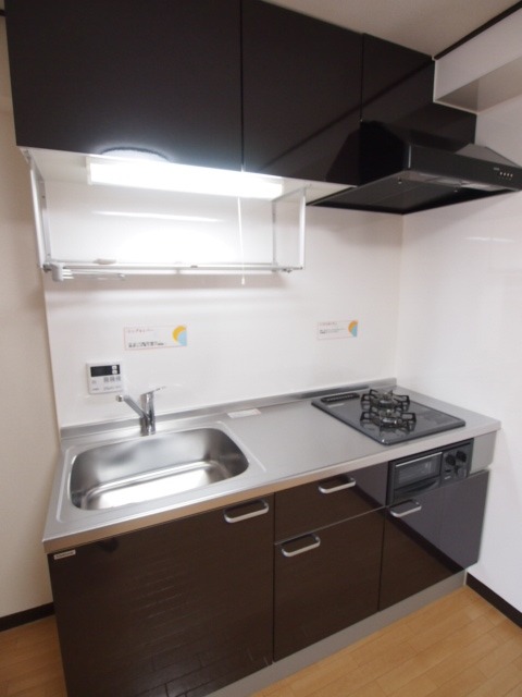 キッチン　調理スペースが広々としたキッチン※別部屋の写真