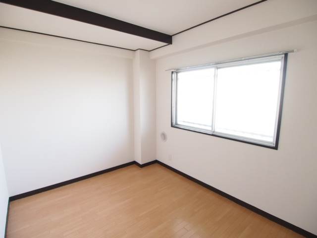 その他部屋・スペース　北側の洋室です。※別部屋の写真