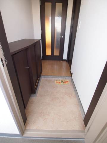 玄関　玄関も広めなので安心※別部屋の写真