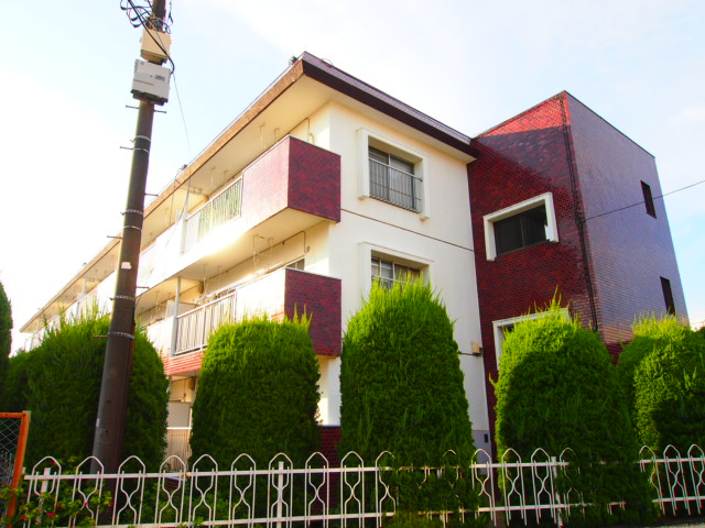 建物外観　安心の鉄筋コンクリート造。