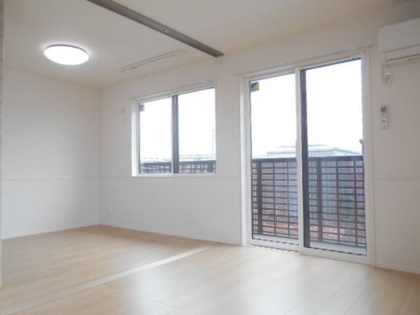 居室・リビング　日あたり良好、団らんスペース