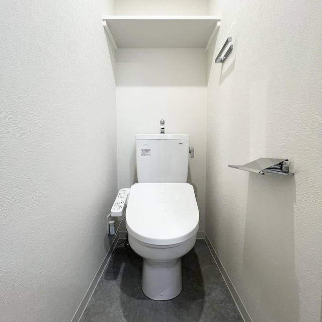 トイレ　温水洗浄便座