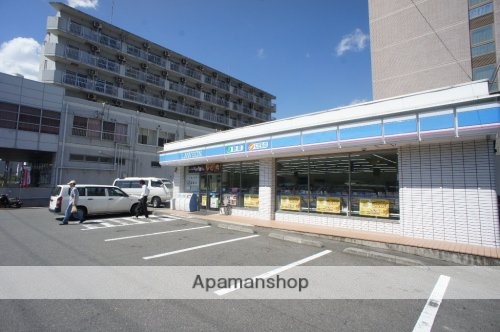 コンビニ　ローソン　ＪＲ三郷駅前店（コンビニ）まで766m