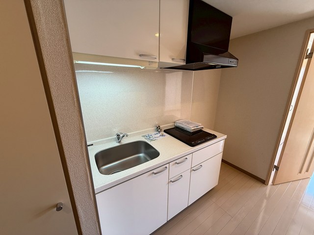 キッチン　3.1帖のキッチンスペースです♪場所を取るお鍋やお皿もたっぷ