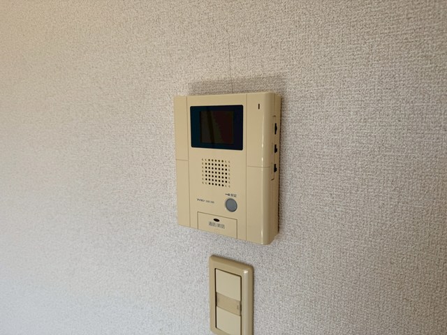 セキュリティ　防犯対策に有効なカメラ付きインターホン！突然の来客にもバッチ