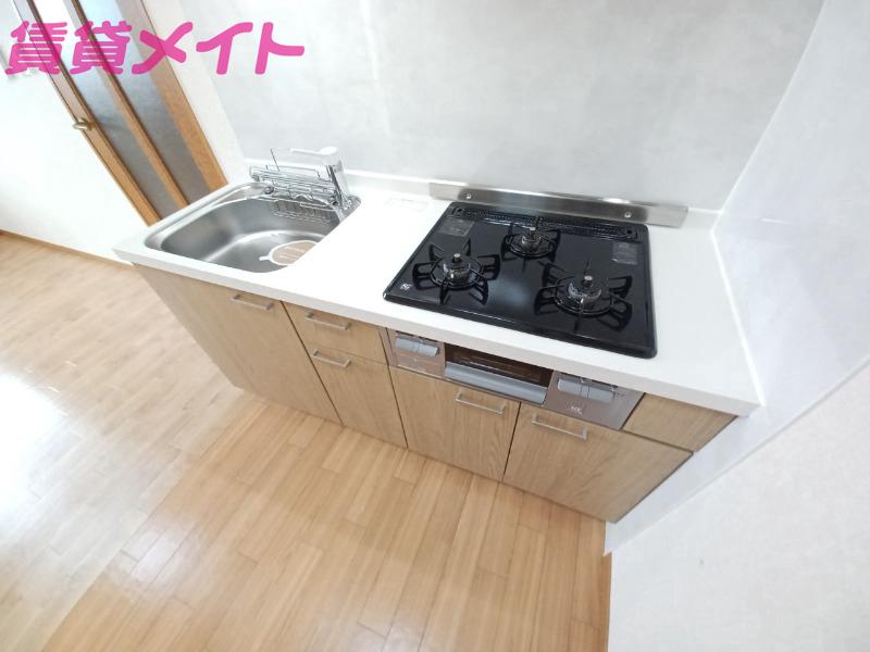 キッチン　同物件別部屋写真