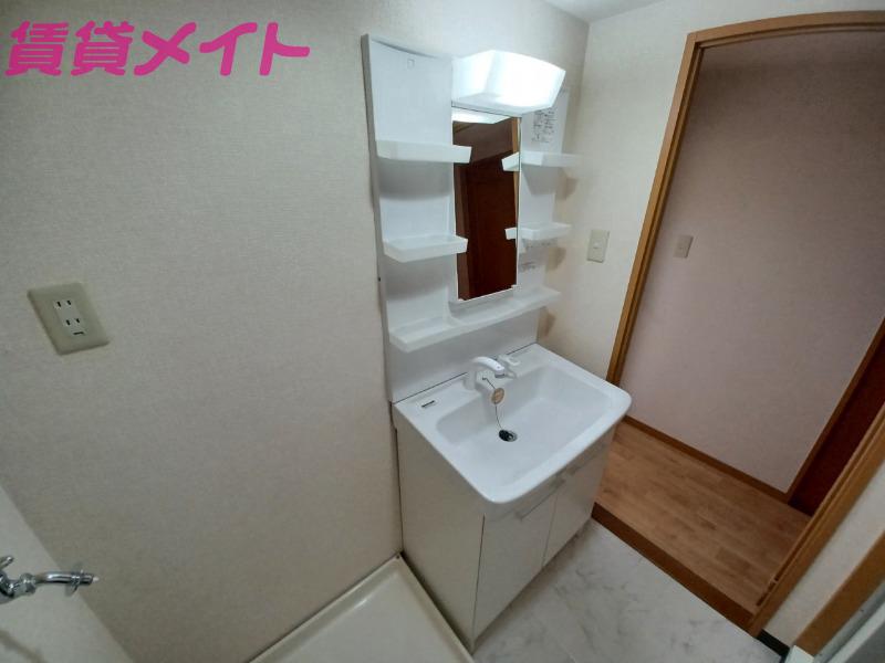 洗面設備　同物件別部屋写真