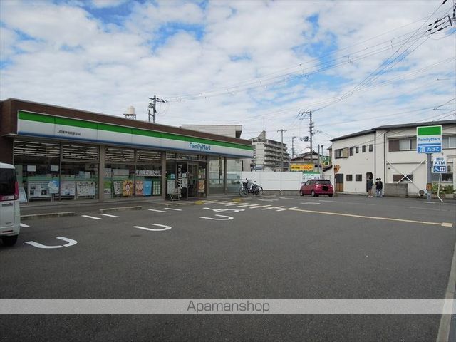 コンビニ　ファミリーマート（コンビニ）まで197m