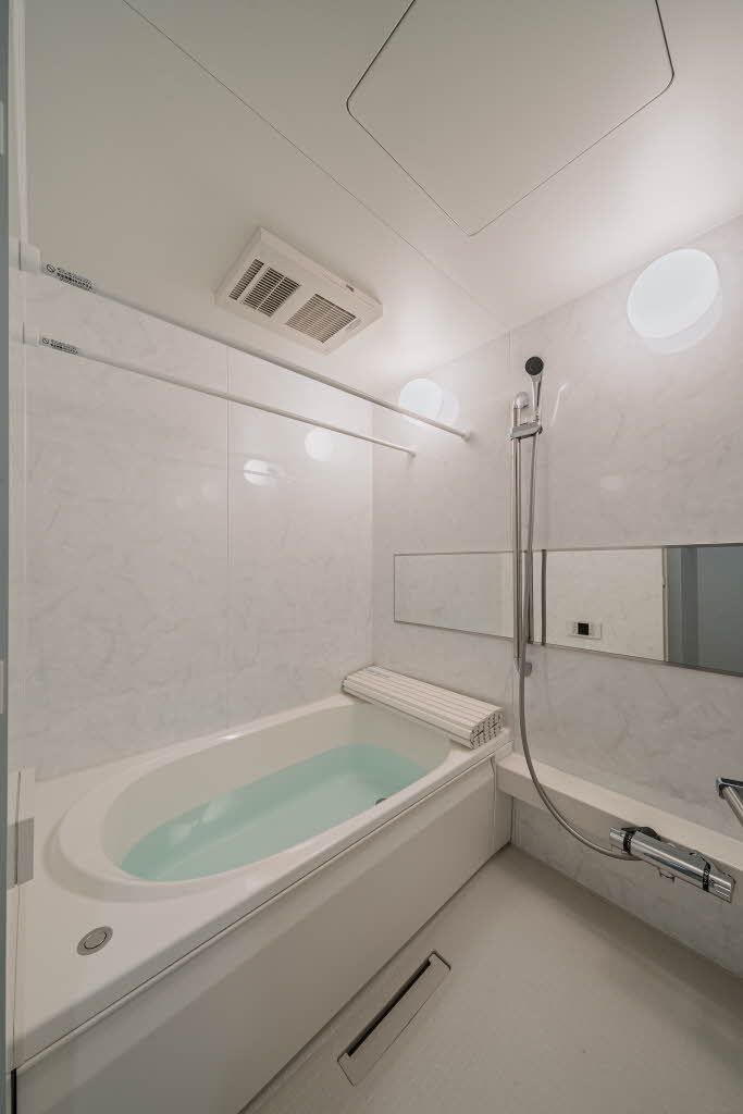 バス・シャワールーム　バスルーム