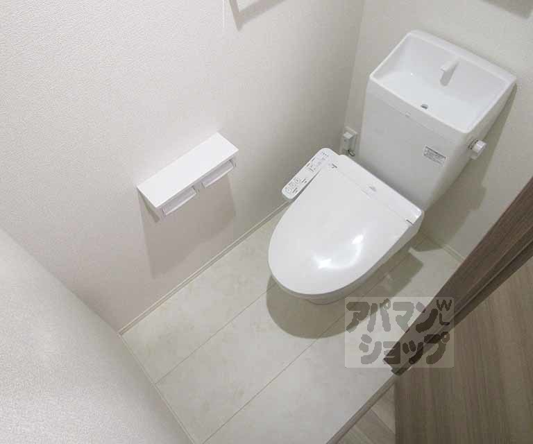 トイレ　１０１号室の写真です。