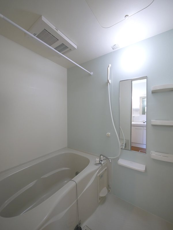 バス・シャワールーム　シャワー・追い焚き給湯