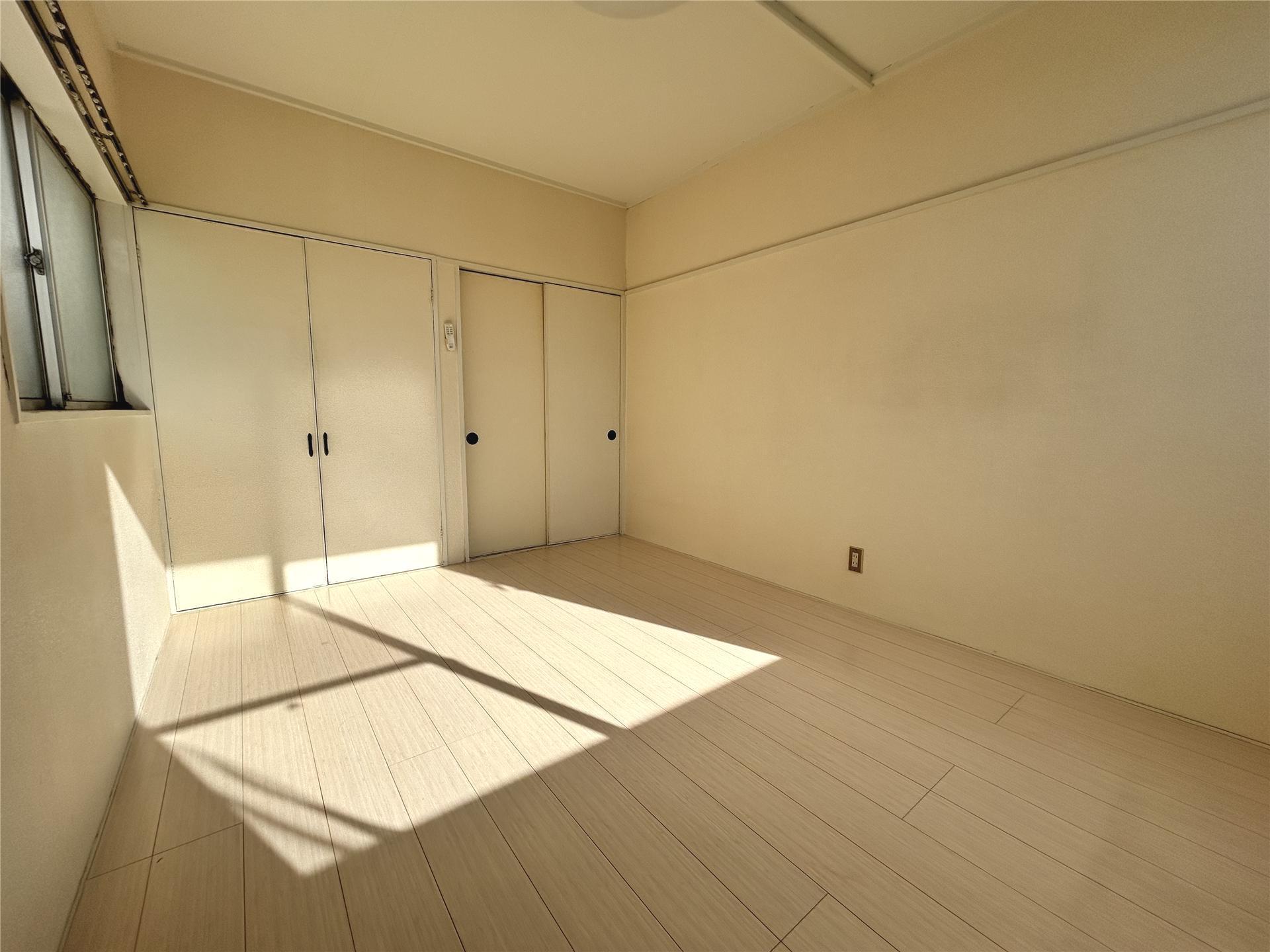 居室・リビング　6帖の洋室です