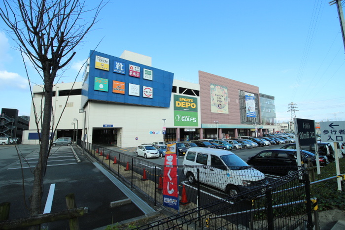 ショッピングセンター　フォレオ枚方（ショッピングセンター）まで913m